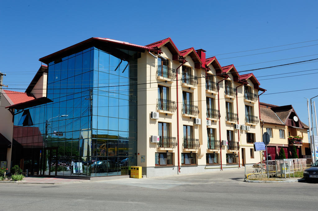 Pensiunea Ioana Gherla Exterior foto